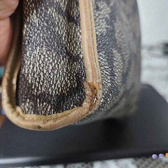 Yves Saint Laurent pouch - Picture 10 of 12